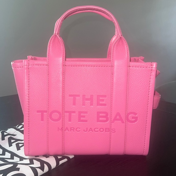 Marc Jacobs Handbags - Marc Jacobs The Tote Bag